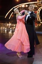 Statsministerfruen Anne-Mette Rasmussen må vinke farvel til danseshowet. 