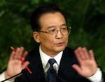 Kinas regeringschef Wen Jiabao tager til orde i sagen om forgiftet mælk (arkivfoto). 