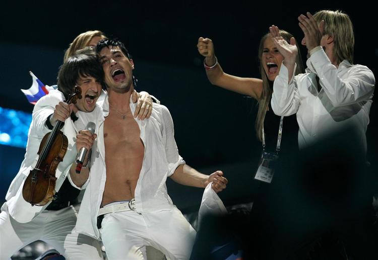 I 2008 var det Rusland, der skrålede sig til top i Eurovision Song Contest. Kan det blive England i 2009 med hjælp fra Lloyd Webber? 