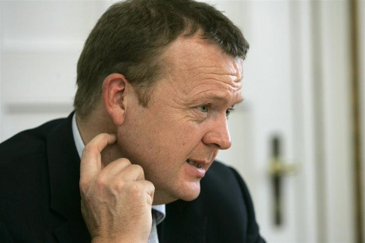 finance Minister Lars Løkke Rasmussen does an about turn on the Special Pension savings scheme. 
