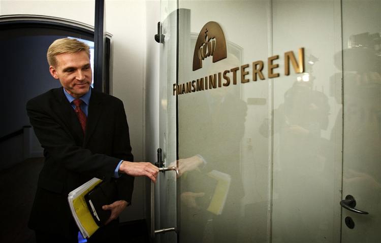 »Vi er kommet et væsentlig skridt nærmere en finanslov«, siger DFs Kristian Thulesen Dahl, efter regeringen har droppet den tvungne opsparing, SP. 