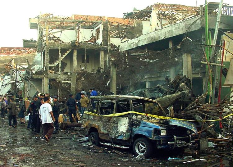 Natklubben Sari Night Club på Kuta Beach på Bali blev bombet i 2002. Blandt andre tre danske kvinder blev dræbt. 