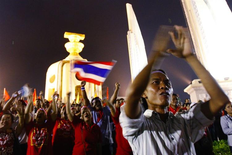 Demonstrationer i Bangkok - dette billede er fra sidste uge - bliver voldsommere og voldsommere. 