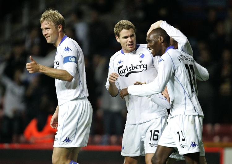 Ulrik Laursen (tv.), Thomas Kristensen og Atiba Hutchinson har ikke prøvet at tabe i Parken i denne sæson. FCK's seneste nederlag på hjemmebane var i pokalsemifinalen mod Esbjerg 9. april. Arkivfoto. 