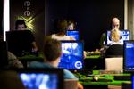 Medlemmerne i Roskilde eSportsforening mødes et par gange om ugen for at træne og spille computer mod hinanden. 