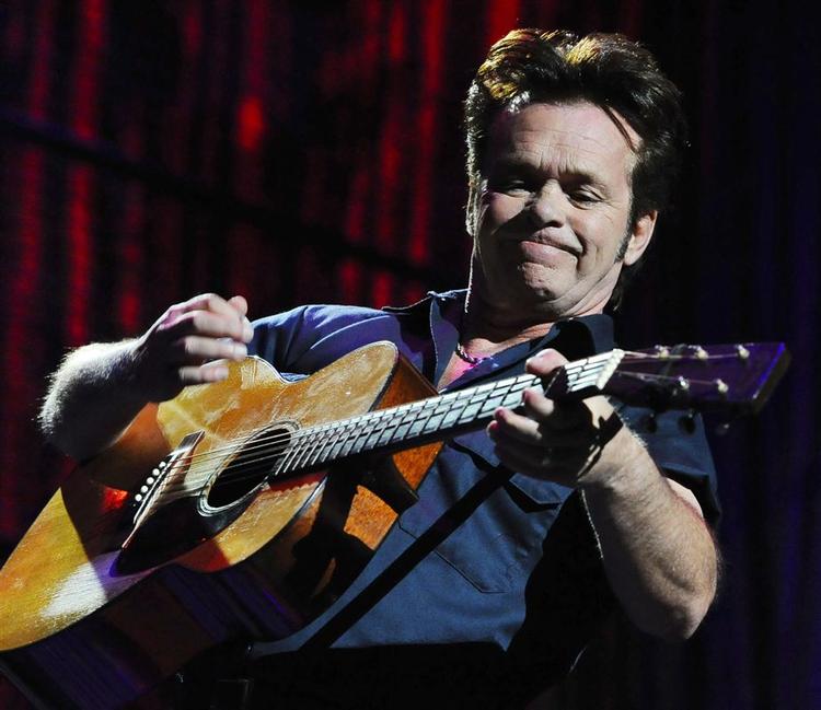 »Jeg er stolt over at støtte Barack Obama«, lyder det fra John Mellencamp i radioreklame. 