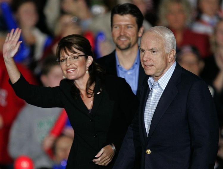 Sarah Palin og John McCain ses her sammen ved et valgmøde i onsdags. 