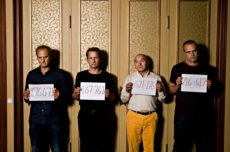 Det er sjovt at sige prut. Og synge fisse, kusse og nosse. Og det gør Ørkenens Sønner - alias Søren Pilmark, Henrik Koefoed, Asger Reher og Niels Olsen - gerne. Foto: Martin Bubandt 