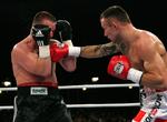 Da Mikkel Kessler satte sin første serie ind i tredje omgang gik Danilo Häussler ned. 
