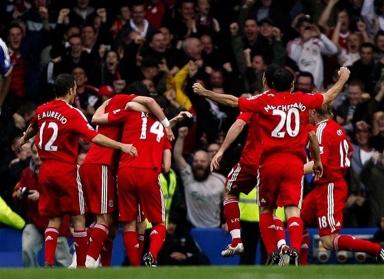 Xabi Alonso blev matchvinder, da Liverpool vandt 1-0 over Chelsea på Stamford Bridge. 