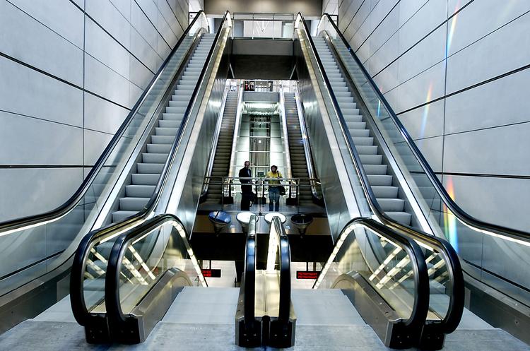 De nye metrostationer vil fastholde ideen om store, lyse rum og let adgang fra gadeplan, men arkitektonisk vil de se anderledes ud og have deres egen identitet. 