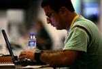 Næsten halvdelen af danskerne har udviklet internetafhængighed. 