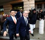Ted Stevens (forrest) har været medlem af Senatet i 40 år. 
