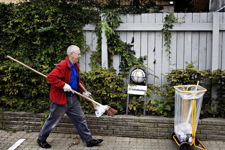 Pensionisttilværelsen skal planlægges, mens man arbejder og skyder penge ind på pensionsopsparinger. Arkivfoto. 