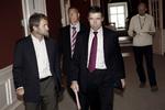 Statsministerens spindoktor, Michael Ulveman (tv.), tjener ifølge SF alt for meget. 
