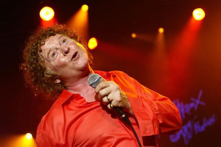 Mick Hucknall optræder her på Montreux-festivalen i Schweiz i 2006. 