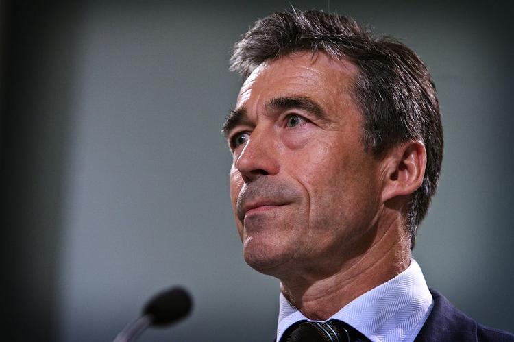 Anders Fogh Rasmussen skal igen forsvare sine argumenter for at gå i krig i Irak. 