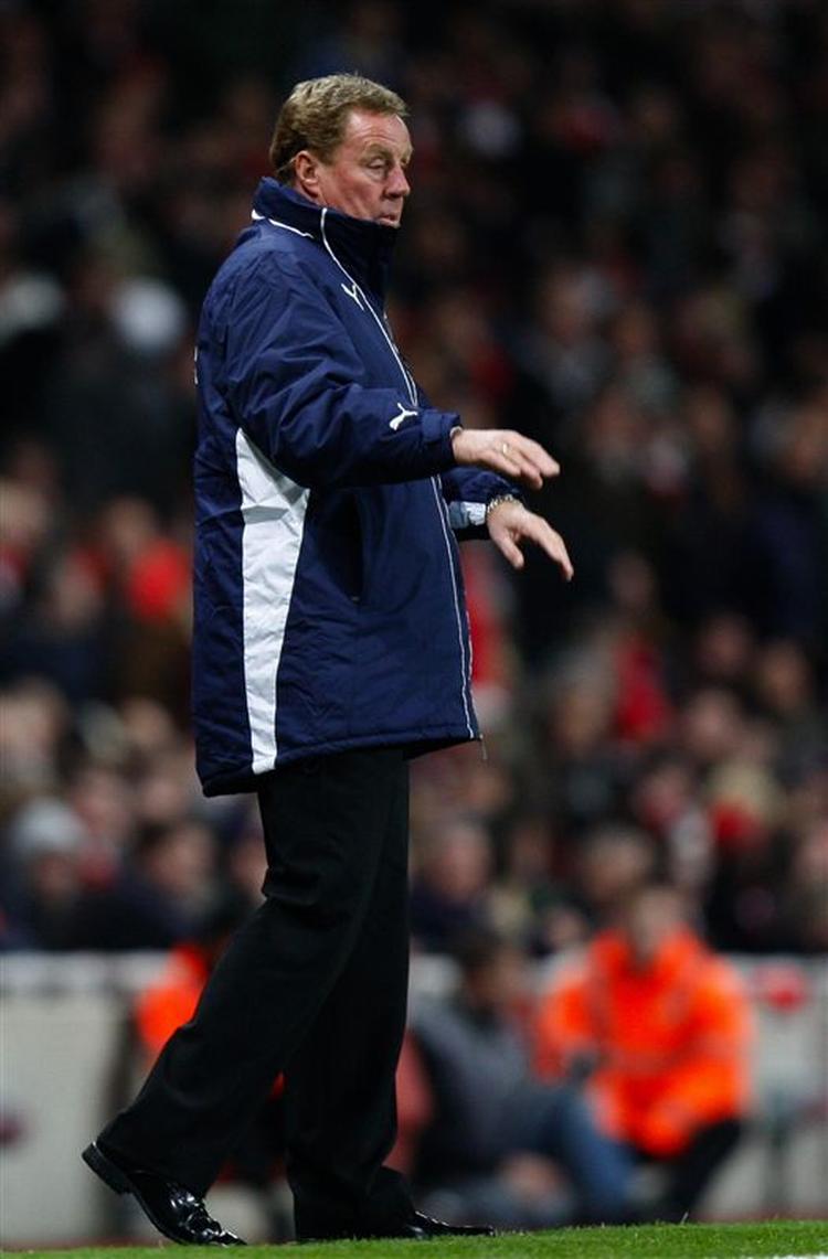 61-årige Harry Redknapp guider sit hold gennem 4-4-kampen mod Arsenal. 
