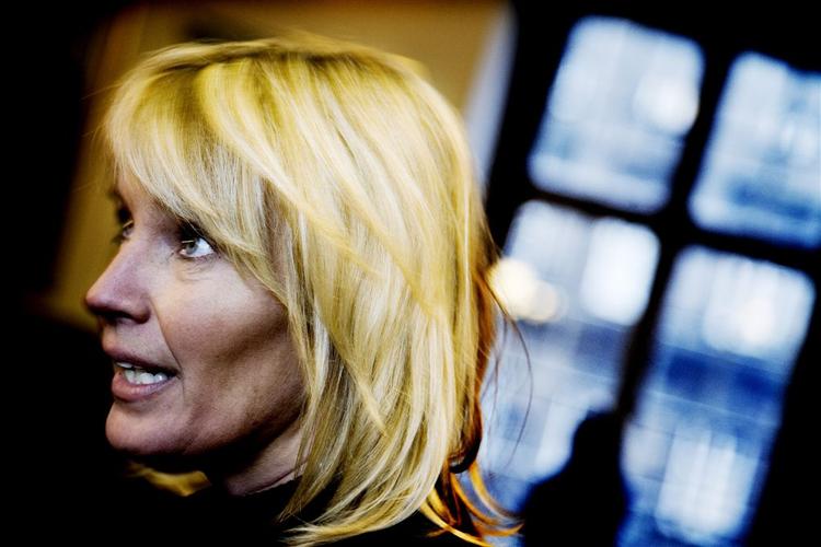 »Det er i særklasse absurd, at den politiker, der de sidste syv år har siddet på justitsministerposten og har kunnet gøre noget ved absurditeterne, ikke har gjort det«. 