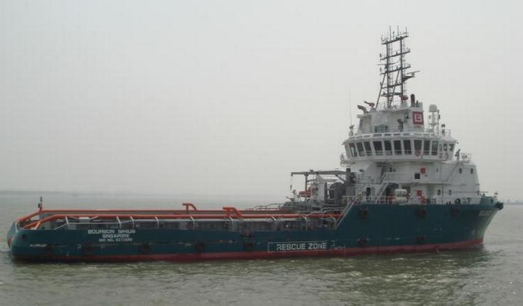 Pirate rebels have boarded a French ship off the Cameroons and are threatening to execute 10 hostages one by one. 