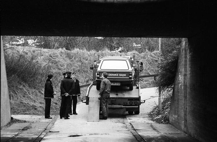 Politiet efter et af Blekingegadebandens røverier. 