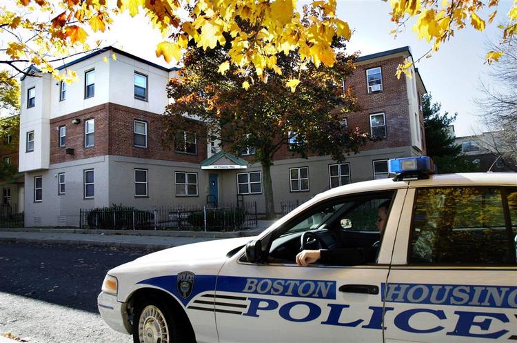 På dette herberg i Boston bor Obamas faster, der ifølge AP opholder sig illegalt i landet. 