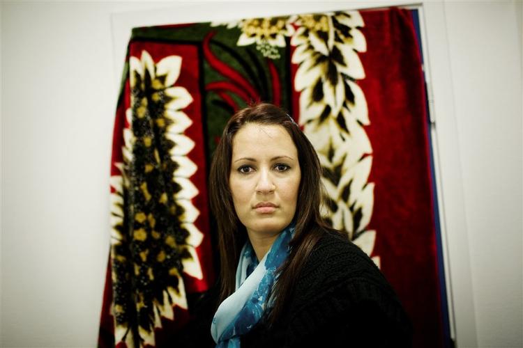 Halima lever under jorden og bor på et krisecenter med sine børn, fordi hun frygter sin egen familie. 