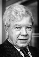 Eric Danielsen blev den første nyhedsoplæser på TV-Avisen, som gik i luften første gang 15. oktober 1965 