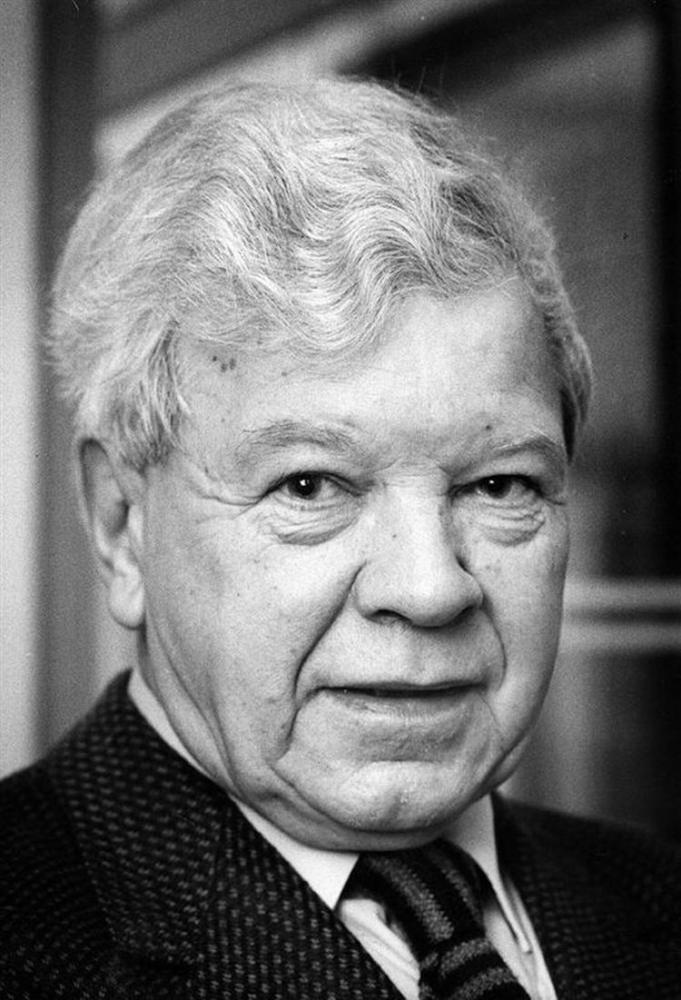 Eric Danielsen blev den første nyhedsoplæser på TV-Avisen, som gik i luften første gang 15. oktober 1965 