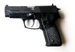 De forældreløse børneagenter er ikke blege for at gribe til hverken knojern eller pistol for at klare modstanderne.  Arkivfoto: Zeranico 