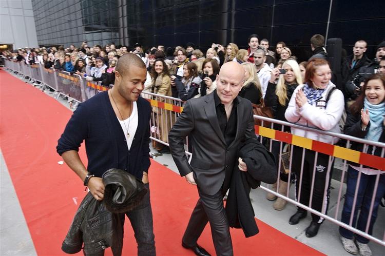 X Factor-dommerne er landet med helicopter i DR Byen. X Factor-spirerne er især bange for dommer Thomas Blachman. 