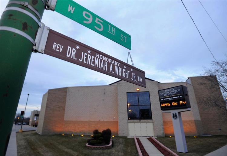 Barack Obama kom indtil maj i år i Trinity United Church of Christ i Chicago. Obama forlod kirken efter kritik af udtalelser fra dens tidligere præst Jeremiah Wright, der blandt blev beskyldt for at give USA skylden for 11. september. 