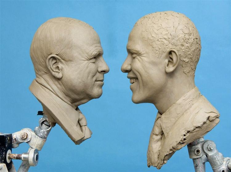 De to amerikanske præsidentkandidater - her fremstillet i voks hos Madam Tussauds museum i London - kæmper om at få stemmerne fra de få vælgere, der stadig ikke har besluttet sig. 