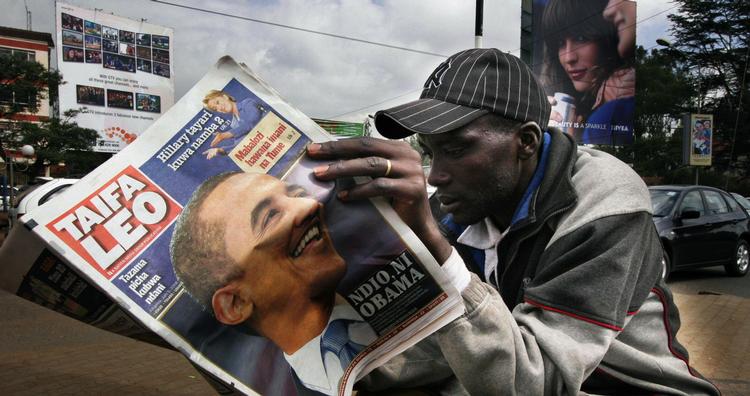 Aldrig før er en amerikansk præsidentvalgkamp blevet fulgt så tæt i Kenya. Og for Luo-stammen er der meget på spil. Obama kan nemlig være den mand, der overbeviser kenyanerne om, at en leder godt kan komme fra Luo-stammen. Foto: Khalil Senosi 