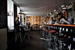 Vinylbar har potentiale. Atmosfæren er afslappet, og det er rart med et sprælsk indslag på strækningen langs Sortedams Dosseringen, hvor der ofte går barnevogn og søndagstur i den. 