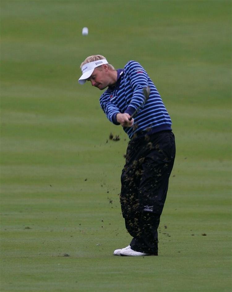 For en uge siden på Valderrama brændte Søren Kjeldsen banen af i 1. runde. Helt så godt gik  det ikke i Shanghai. 
