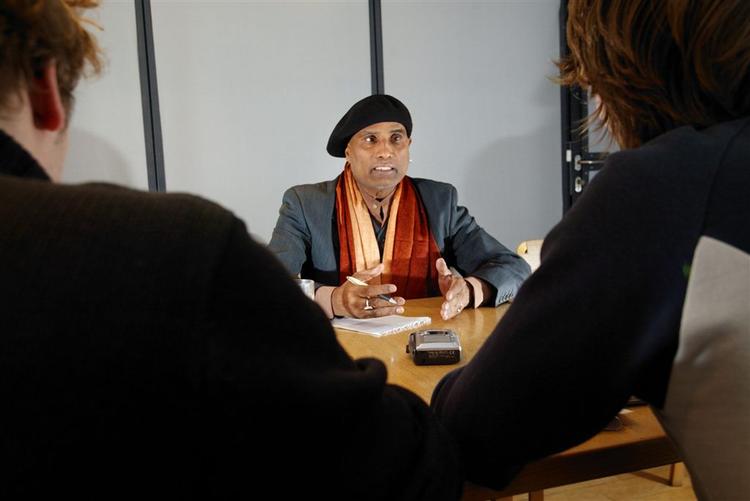 Bashy Quraishy  opfordrer muslimske lande til at boykotte Danmark. 