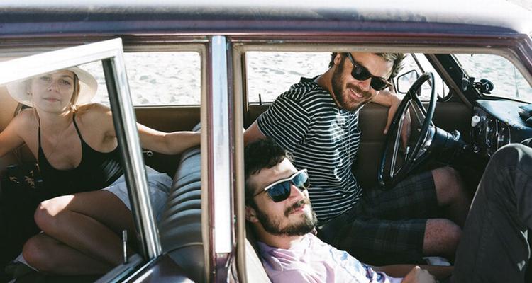 Moretti fra The Strokes har sammen med de to sangere og guitarister Binki Shapiro og Rodrigo Amarante - sidstnævnte fra den brasilianske rockgruppe Los Hermanos - lavet trioen 'Little Joy'. 