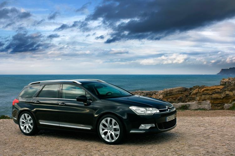Citroën C5 er mest anvendelig i Tourer-versionen, der har en stor bagklap ind til det store bagagerum. 