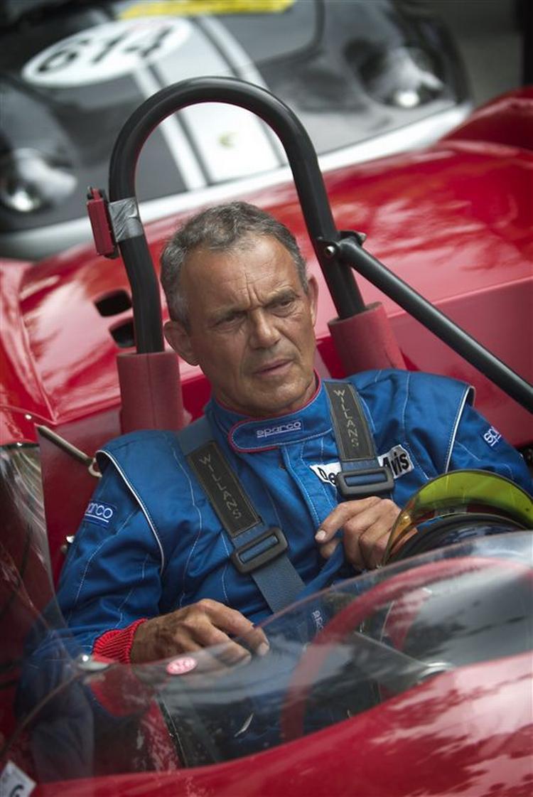 Karsten Ree elsker motorsport. Her er han fanget ved rattet i sin racer i Copenhagen Historic Grand Prix for nogle år siden. 