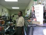 A.J. Williams i sin butik i Chicagos South Side. 