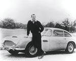 Hvilken Bond-bil fra de over 20 film er den absolut fedeste? Det får læserne her på Tjek lov til at afgøre. Var det den sølvgra Aston Martin DB5 fra 'Goldfinger' - den med katapultsædet? 