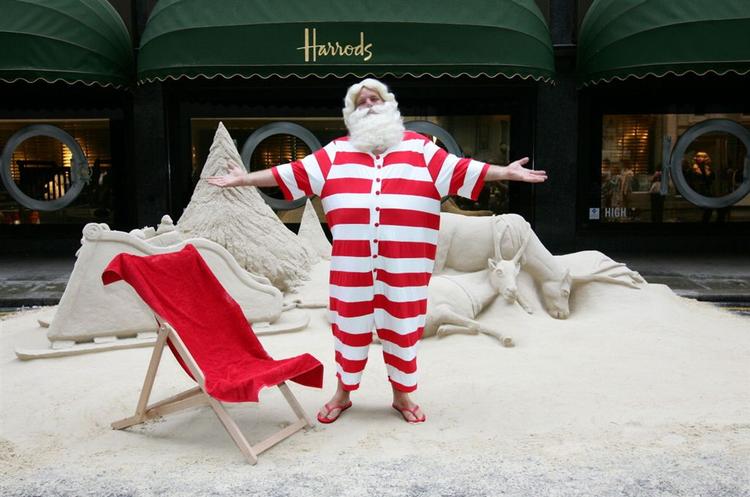Et historisk lavt pund gør et besøg i f.eks. det eksklusive magasin, Harrods, i London til en økonomisk overskuelig oplevelse. 