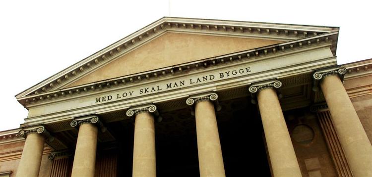 Judges in the lower courts are unable to keep pace with the number of cases flooding in. 