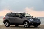 Nissan Qashqai +2 er vokset bagtil. Dermed er der plads til to ekstra sæder. 