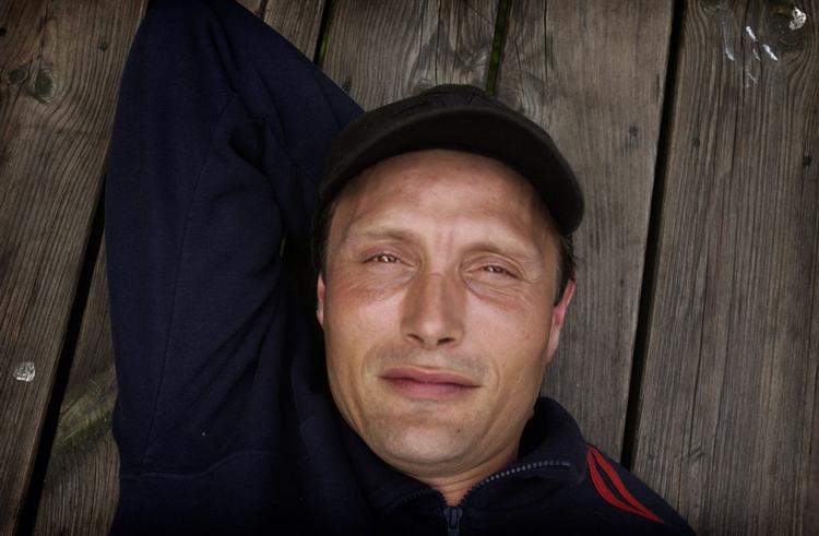 Mads Mikkelsen spiller den danske modstandsmand 'Citronen'. 