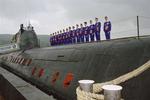 I august 2000 skete en af Ruslands værste ubådsulykker, da 118 mand omkom i 'Kursk' på bunden af Barentshavet. Billedet her er fra 2003, hvor treårsdagen for ulykken bliver mindet ombord på ubåden 'Daniil Moskovsky'. 