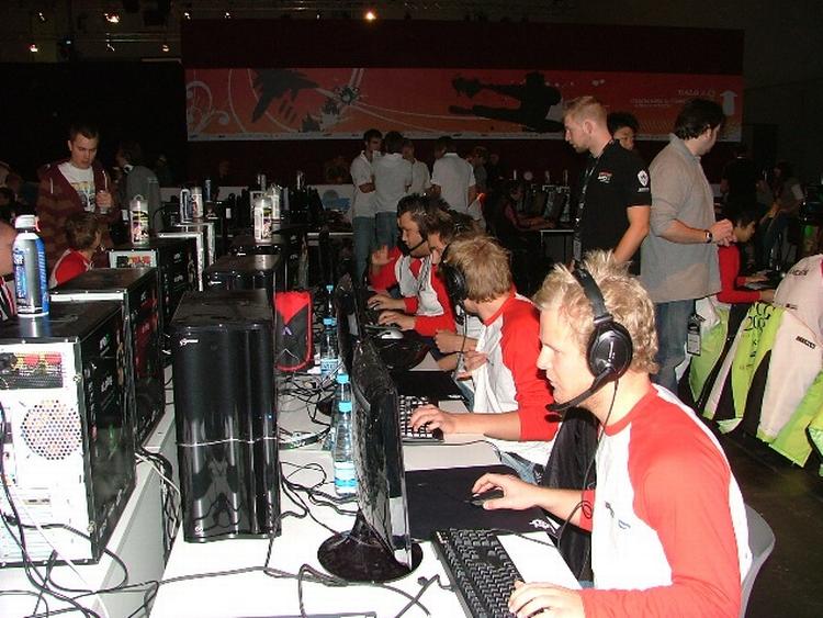 Foreløbig har det danske Counter Strike-hold tromlet al modstand til side ved det såkaldte OL i computerspil. 