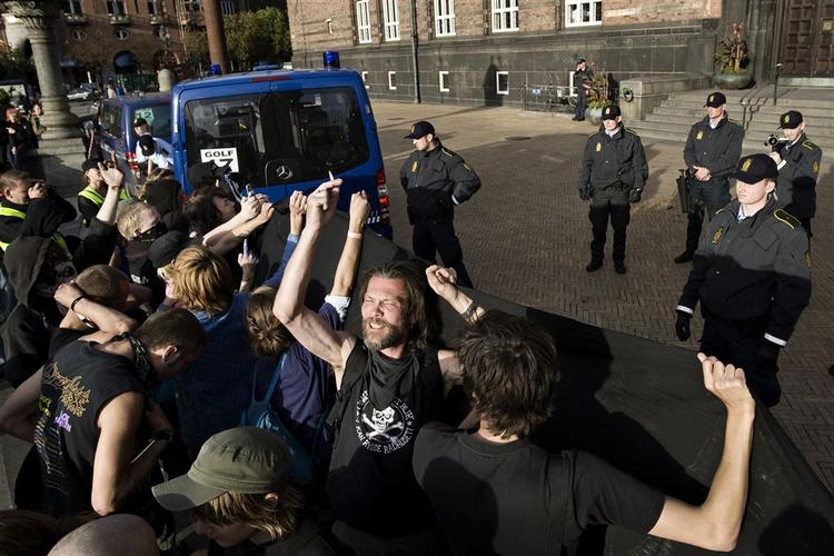Unge autonomes sidste torsdagsdemonstration, som mindes rydningen af Ungdomshuset på Jagtvej 1. marts sidste år, fandt sted i juni i år. Det var ved en tidligere torsdagsdemonstration, at en 15-årig dreng fik tæsk af politiet. 