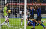 Inter scorer kampens enlige mål i overtiden i kampen mod Udinese. 